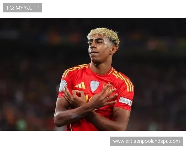 世界杯新星表现稳健,年轻球员持续提升备受期待 世界杯新星表现稳健,年轻球员持续提升备受期待